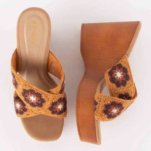 NWT Bamboo Crochet Wedge Sandal - 8.5 - Picture 5 of 6